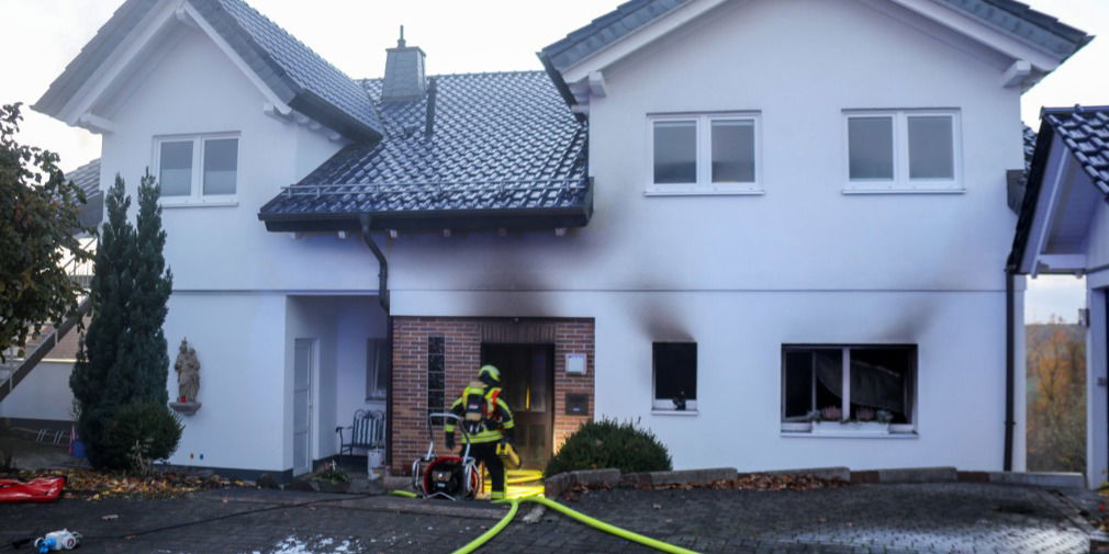 Zimmerbrand Am Fuldaer Aschenberg Massive Rauchentwicklung Im Wohnhaus