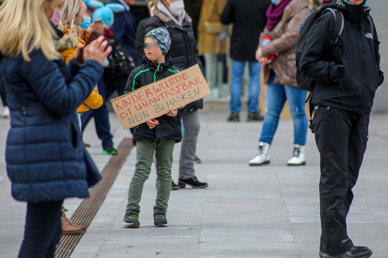 Querdenker-Demo: Wirre Fantasien Und Strafrechtlich Relevante ...