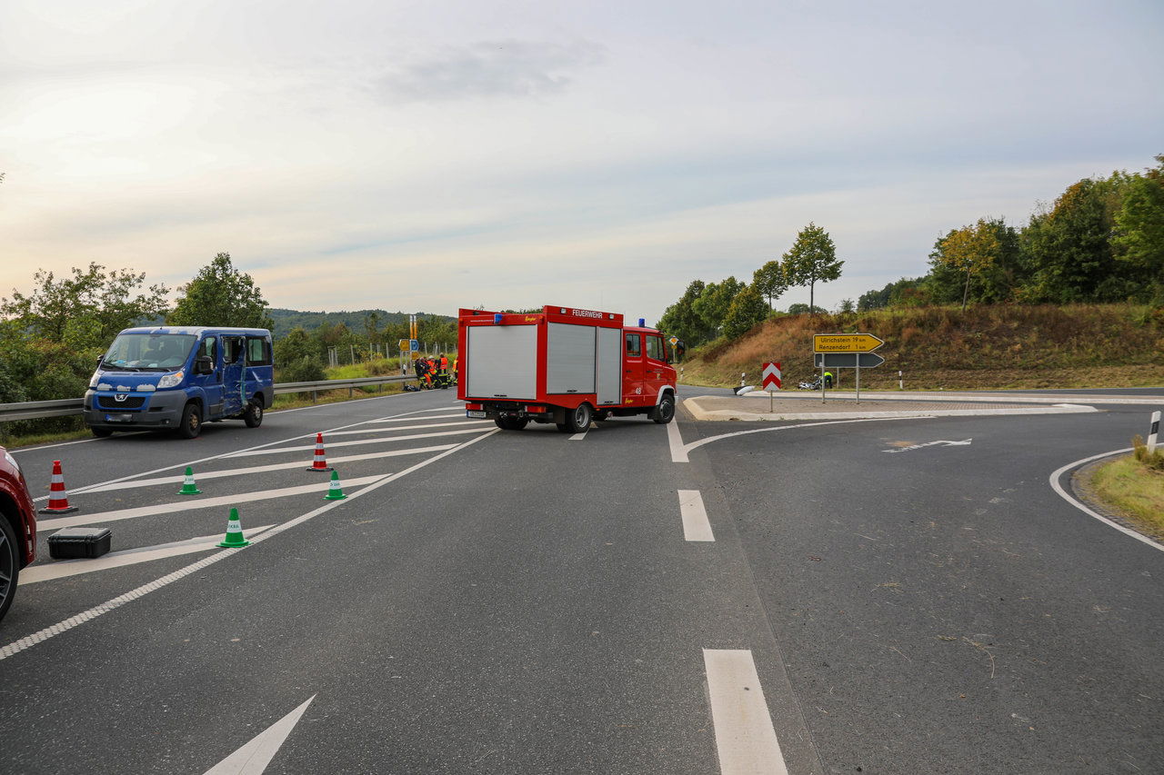 Schwerer Unfall Auf Der B254: Motorradfahrer (20) Schwer Verletzt ...