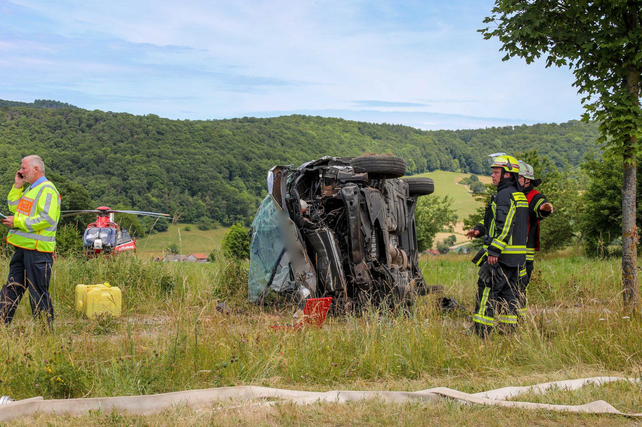 Traurige Gewissheit: Ein Mann Stirbt Bei Unfall Auf Der Landstraße ...