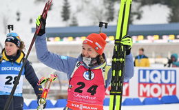 Freudentaumel in der Biathlon-Arena: Der Denise-Zug kennt keine Bremsen