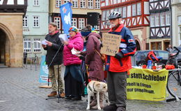 Mahnwache gegen den Krieg: "Frieden ist unser Gebot!"