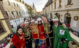 Die Domstadt ist in Narrenhand - Rekordumzug mit 90.000 Besuchern