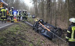 Schwerer Unfall auf der Bundesstraße B 254: Drei Personen verletzt