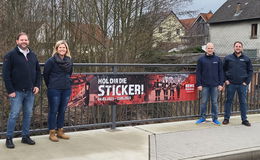 Die Feuerwehr Mücke wird in eigenem Stickeralbum verewigt