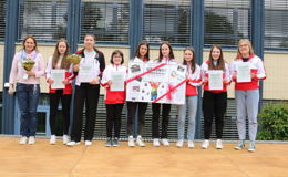 Schule, Stadt und Kreis ehren die erfolgreichen Tischtennis-Mädchen