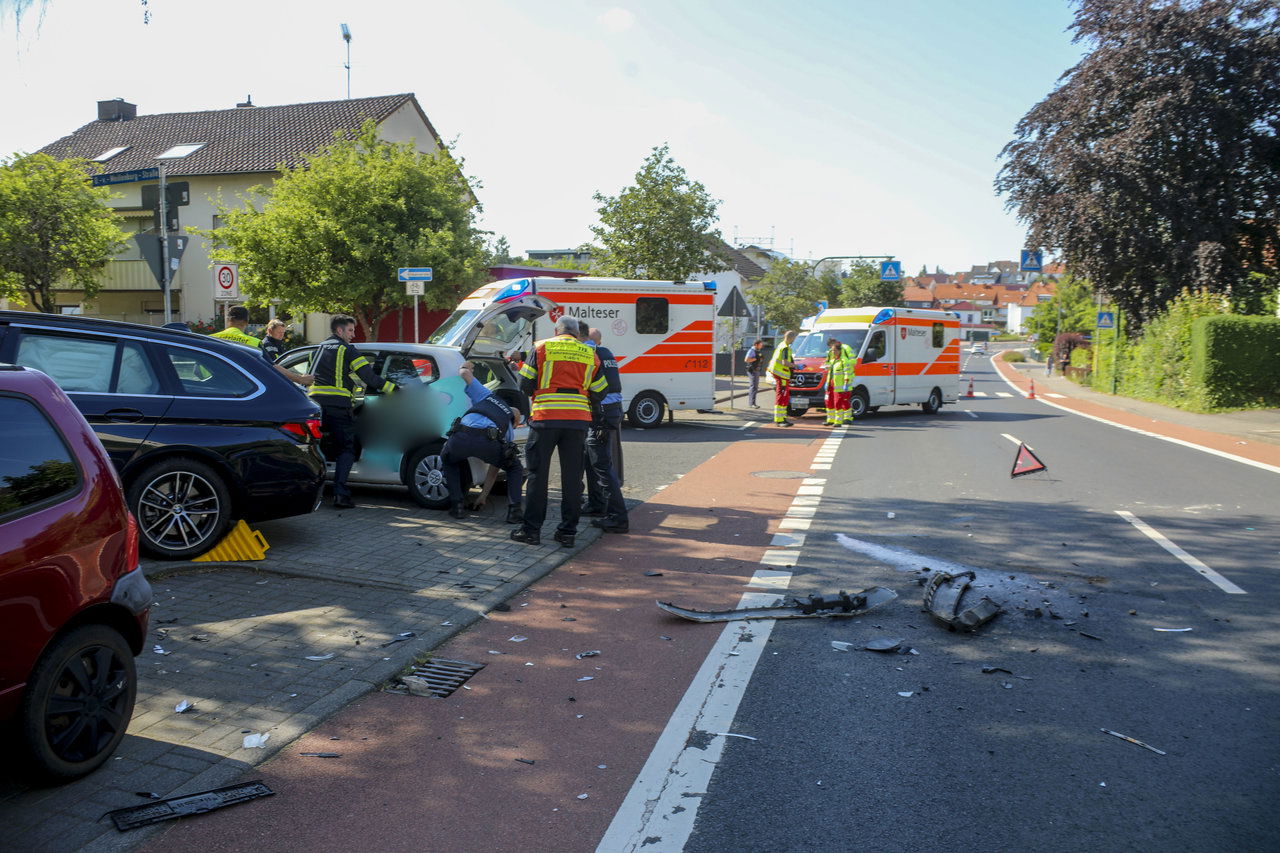 Unfall Auf Der Dr.-Dietz-Straße - Eine Person Schwer Verletzt ...