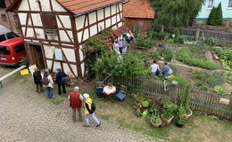 Besuch in Nachbars Garten: Lebensräume zulassen - Kleine Paradiese schaffen