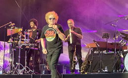 "Holding back the years": "Simply Red" auf nostalgischer Pop-Reise