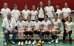 13 neue Volleyballschiedsrichterinnen