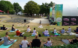 Die Entspannung wieder finden bei Yoga im Park bei der LGS