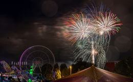 Großes Brillant-Höhen-Feuerwerk: Funkelnder Himmel als krönender Abschluss