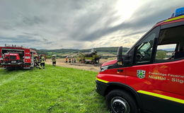 Bei Erntearbeiten: Landwirtschaftliches Fahrzeug gerät in Brand