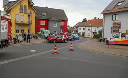 Unfall im Kreuzungsbereich: Zusammenstoß zwischen Audi und Motorrad