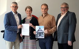 Spende für den Glockenturm des Gefallenendenkmals am Engelröder Friedhof