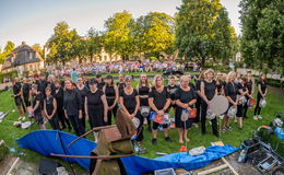 Interreligiöses Mehrgenerationen-Musical am Abend