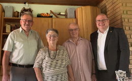 Diamantene Hochzeit feiern Irmgard und Albert Habermehl in Berfa