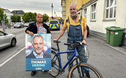 CDU-Politiker Hering schnappt seinen Fahrraddieb beim Wahlplakate-Hängen