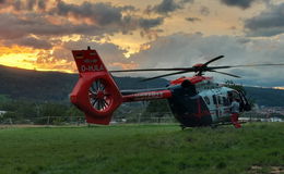 Feuerwehr unterstützte Rettungsdienst - Landung Rettungshubschrauber