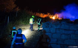 Erst die Gartenhütte angezündet und dann Schüsse abgefeuert?