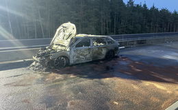 Brennender Pkw auf der A7 sorgt am Sonntagabend für Stau