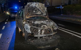 In der Wiener Straße: Motor eines VW-Polos fängt Feuer - Niemand verletzt