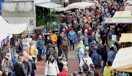 Vom Putzlappen bis zur Feinkost: Der Dippenmarkt lockt die Massen