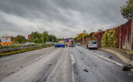 Unfall auf der A66: BMW Mini und VW Polo kollidieren