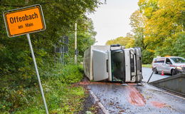 Pendler brauchen Geduld: Lastwagen-Unfall in der Sprendlinger Landstraße