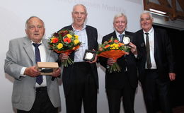 Holger Geschwindner und Volker Bouffier Preisträger der Theo-Clausen-Medaille