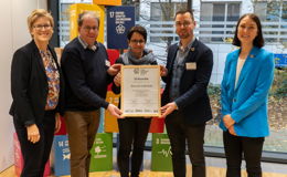 Auszeichnung von Hessens Umweltministerin Hinz für die Gemeinde