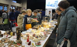 Weihnachtliche Stimmung beim Adventsbasar der Gesamtschule Obersberg