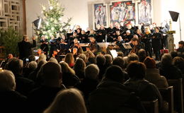 Adventlicher Musikgenuss begeistert Zuhörer in vollbesetzter Christ-König-Kirche