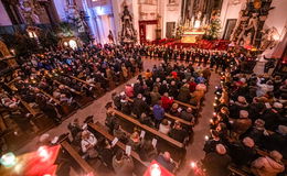 1.000 Lichter im Dunkeln: Weihnachtliche Festklänge im Dom