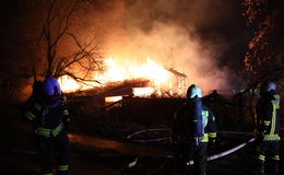 Großbrand am Sonntagabend: Fachwerkhaus auf Gut Gunkelrode zerstört