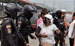 Ecuador, ein gescheiterter Staat? Drei Freiwillige berichten