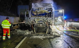 Verkehrsbehinderung: Lkw-Unfälle auf A7 und A4 halten Rettungskräfte in Atem