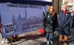 Holocaust-Gedenktag: Omas gegen Rechts setzen Zeichen - "Nie wieder!"