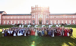 Ministerpräsident Boris Rhein empfängt Tollitäten im Schloss Biebrich