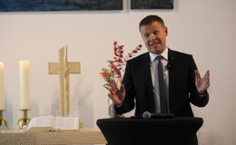 Pfarrer Stefan Bürger avanciert zum Internet-Star - Glaube im Vordergrund
