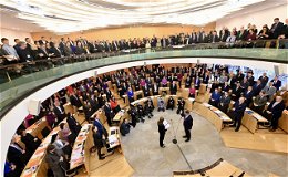 Mehr Stimmen als nötig! Hessens Ministerpräsident Boris Rhein wiedergewählt