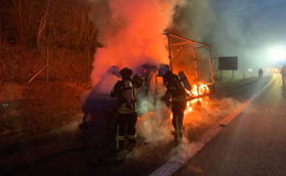 Kleintransporter am Samstag auf der A7 in Brand geraten