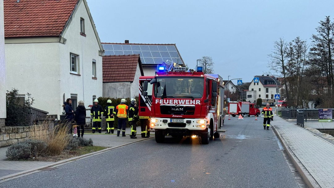 Feuerwehreinsatz in Garten in Dipperz OsthessenNews