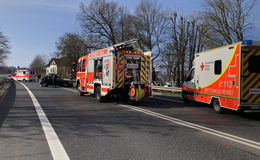 Frontalzusammenstoß zwischen Transporter und Pkw auf der B254