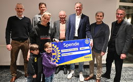 "Rotary Rhön Runners" spenden nach dem Frankfurt Marathon