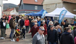 Verkaufsoffener Sonntag und Markt locken die Massen in die Marktgemeinde