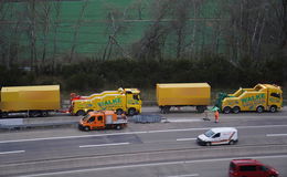 Paket-Laster blockiert A 4-Tangente am Kirchheimer Dreieck Richtung Norden