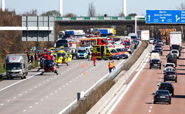 Busunfall auf A9: Polizei korrigiert Zahl der Toten auf vier