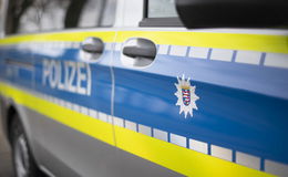 Zeugen gesucht: Exhibitionist entblößt sich vor Passanten