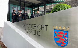 Krasser Vorfall im Amtsgericht: Mann versucht zu flüchten und verletzt Polizistin